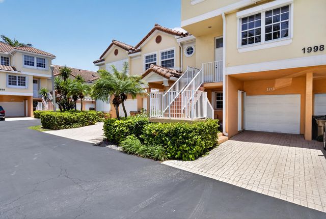 1998 NE 7TH Street 103, Deerfield Beach, FL 33441