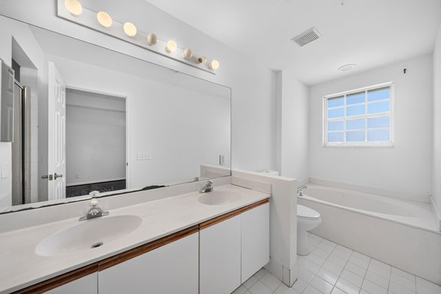 1998 NE 7TH Street 103, Deerfield Beach, FL 33441