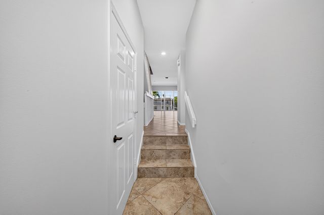1998 NE 7TH Street 103, Deerfield Beach, FL 33441