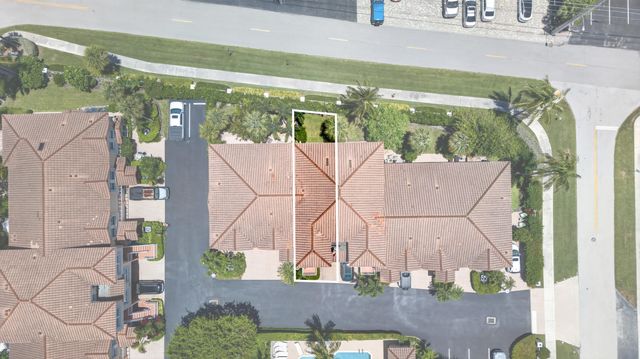 1998 NE 7TH Street 103, Deerfield Beach, FL 33441