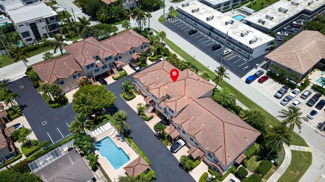 1998 NE 7TH Street 103, Deerfield Beach, FL 33441