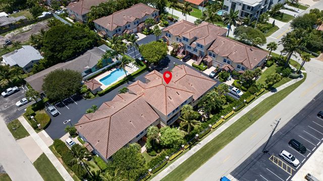 1998 NE 7TH Street 103, Deerfield Beach, FL 33441