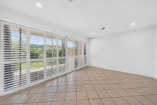 1998 NE 7TH Street 103, Deerfield Beach, FL 33441