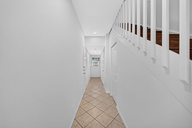 1998 NE 7TH Street 103, Deerfield Beach, FL 33441
