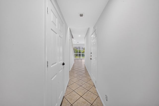 1998 NE 7TH Street 103, Deerfield Beach, FL 33441