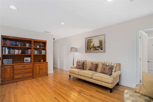 20 Bailey Boulevard, East Greenwich, RI 02818