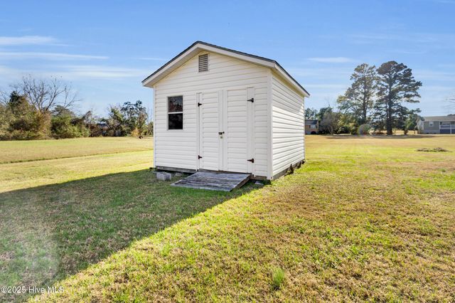 16 Elm Street, Vandemere, NC 28587