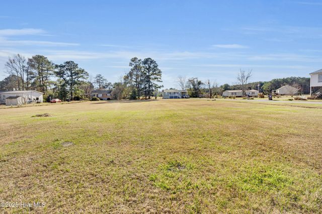 16 Elm Street, Vandemere, NC 28587