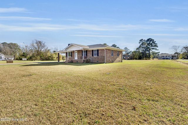 16 Elm Street, Vandemere, NC 28587