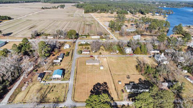 16 Elm Street, Vandemere, NC 28587