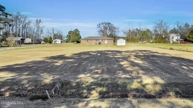 16 Elm Street, Vandemere, NC 28587