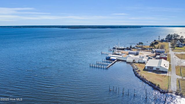 16 Elm Street, Vandemere, NC 28587