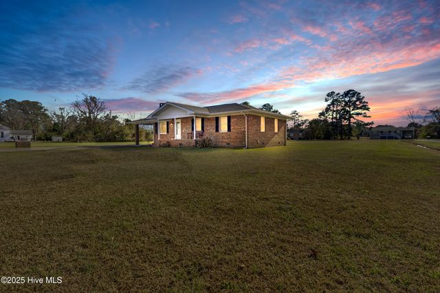 16 Elm Street, Vandemere, NC 28587