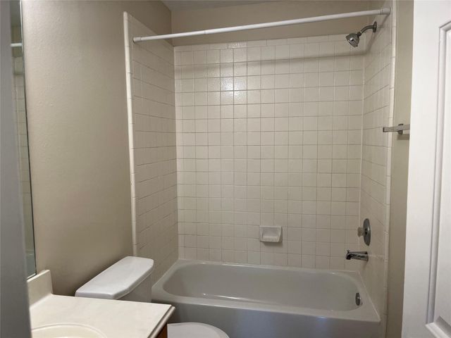 4018 Teal Run Meadows Drive, Fresno, TX 77545