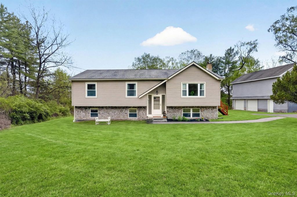 492 Newport Bridge Road, Pine Island, NY 10969