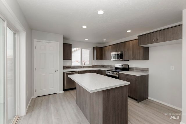 7303 S Bungalow Ave, Meridian, ID 83642