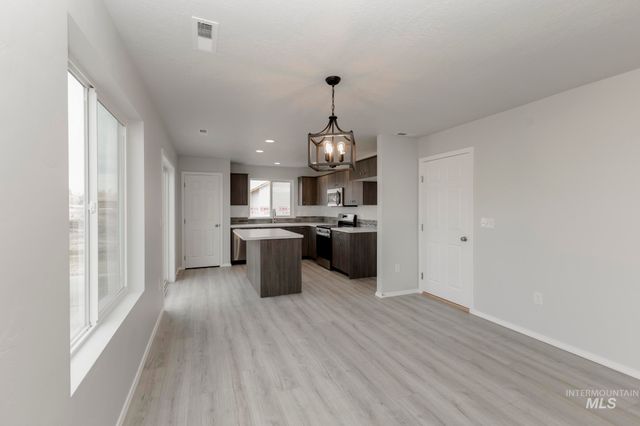 7303 S Bungalow Ave, Meridian, ID 83642