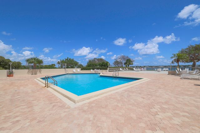 5600 N Flagler Drive 1803, West Palm Beach, FL 33407