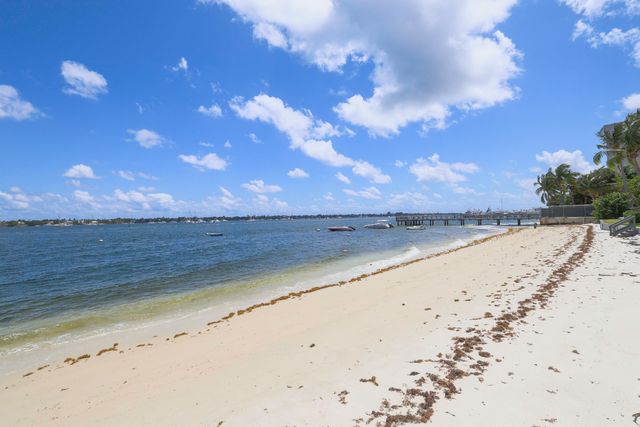 5600 N Flagler Drive 1803, West Palm Beach, FL 33407