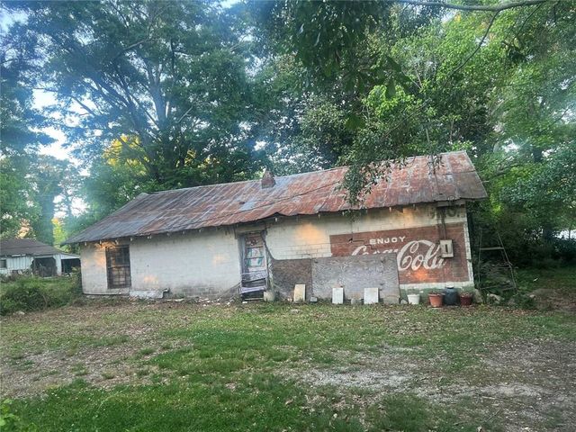 5884 Rockbridge Road, Stone Mountain, GA 30087