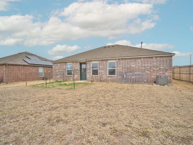 695 Foxtail Drive, Newcastle, OK 73065