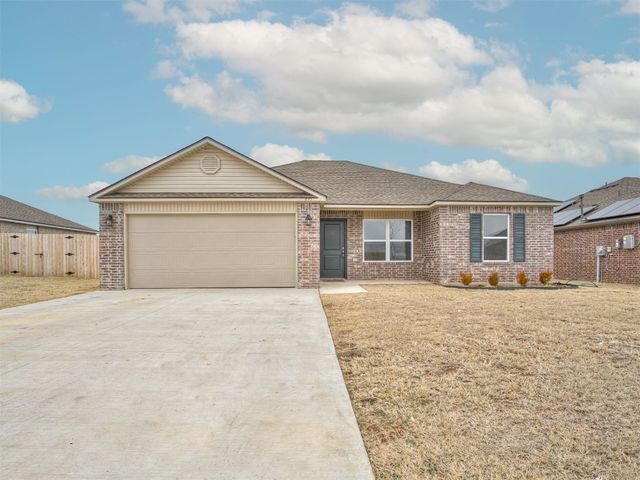 695 Foxtail Drive, Newcastle, OK 73065