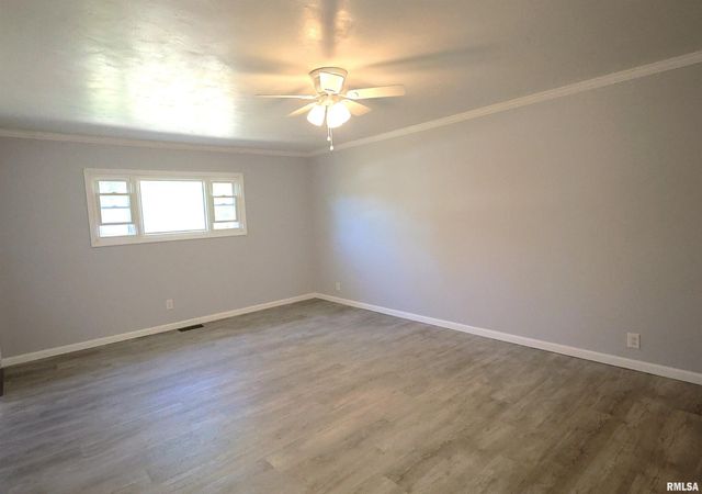 11 RIDGE Road, Centralia, IL 62801