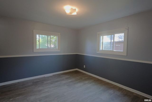 11 RIDGE Road, Centralia, IL 62801