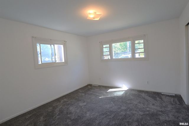 11 RIDGE Road, Centralia, IL 62801