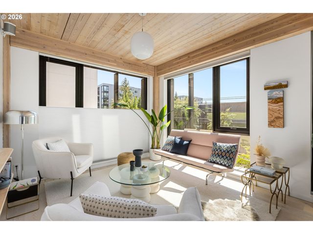 12 Ne FREMONT St 2W, Portland, OR 97212