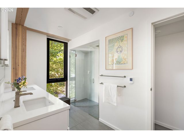 12 Ne FREMONT St 2W, Portland, OR 97212