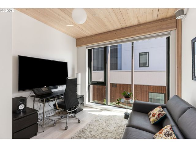 12 Ne FREMONT St 2W, Portland, OR 97212