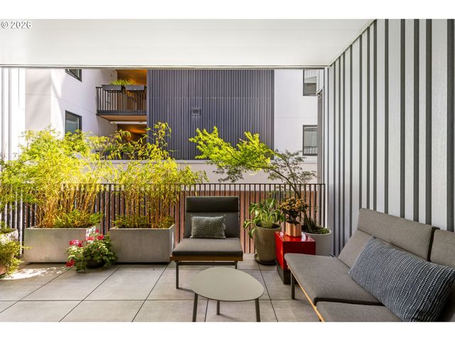 12 Ne FREMONT St 2W, Portland, OR 97212
