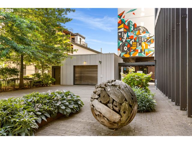 12 Ne FREMONT St 2W, Portland, OR 97212