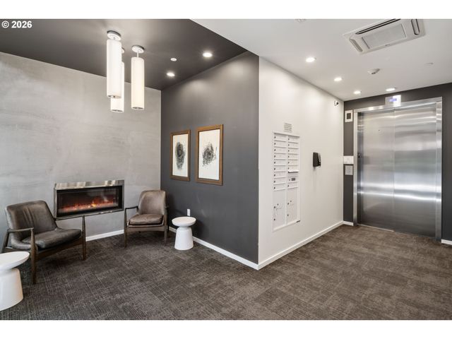 12 Ne FREMONT St 2W, Portland, OR 97212