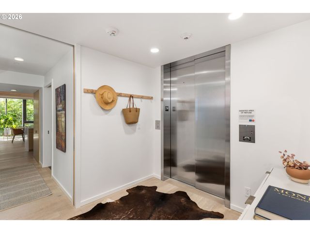 12 Ne FREMONT St 2W, Portland, OR 97212