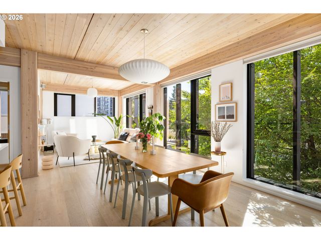 12 Ne FREMONT St 2W, Portland, OR 97212
