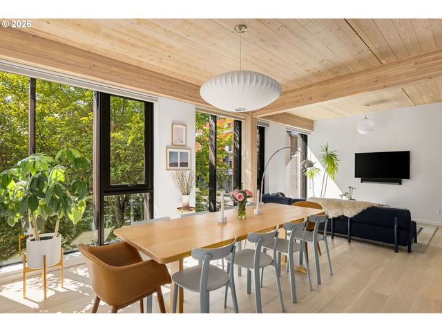 12 Ne FREMONT St 2W, Portland, OR 97212