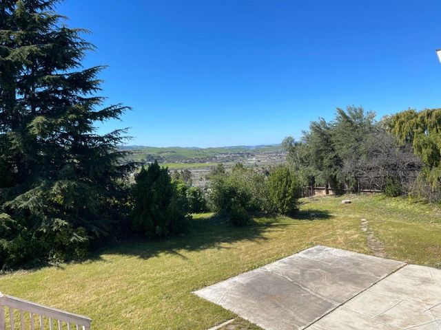 60 Franks Drive, Hollister, CA 95023