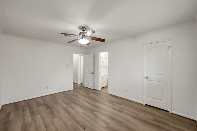 212 Oxford Drive, Conroe, TX 77303