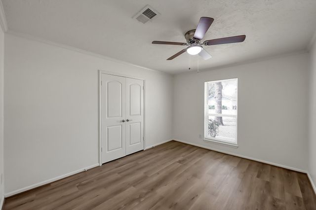 212 Oxford Drive, Conroe, TX 77303