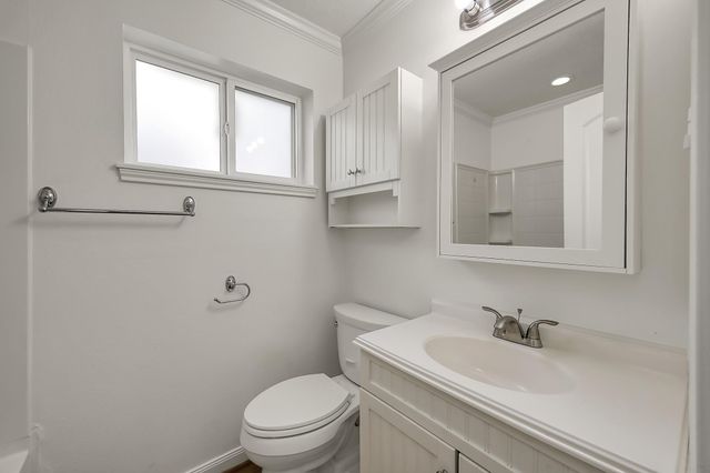 212 Oxford Drive, Conroe, TX 77303