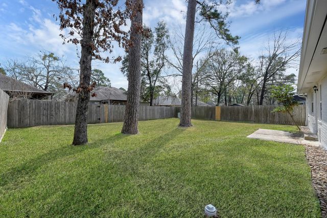 212 Oxford Drive, Conroe, TX 77303