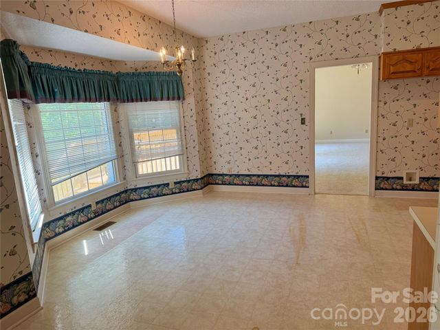 128 Temple Lane, Blacksburg, SC 29702
