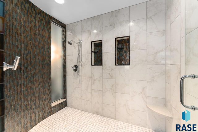3557 S Spencer Blvd Boulevard, Sioux Falls, SD 57103