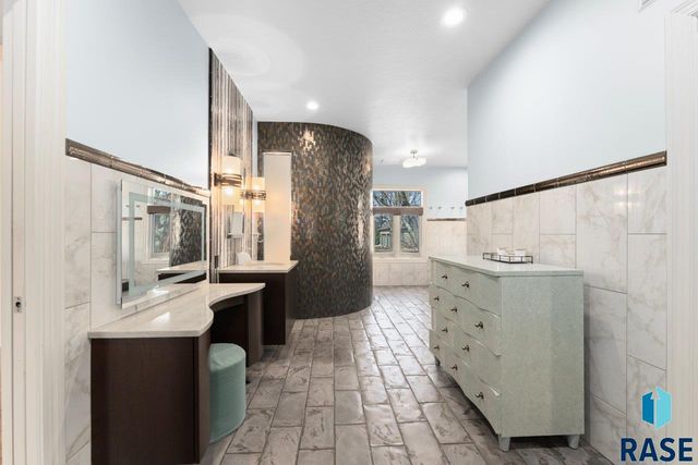 3557 S Spencer Blvd Boulevard, Sioux Falls, SD 57103
