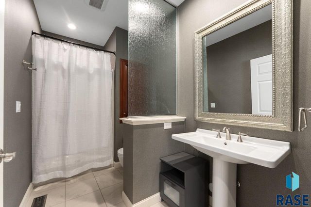 3557 S Spencer Blvd Boulevard, Sioux Falls, SD 57103