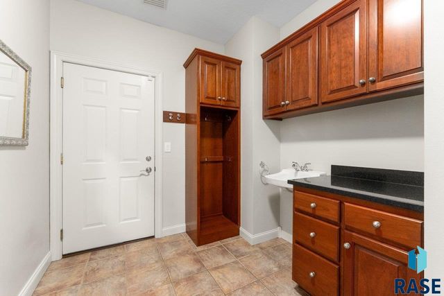 3557 S Spencer Blvd Boulevard, Sioux Falls, SD 57103