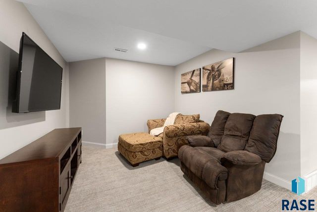 3557 S Spencer Blvd Boulevard, Sioux Falls, SD 57103