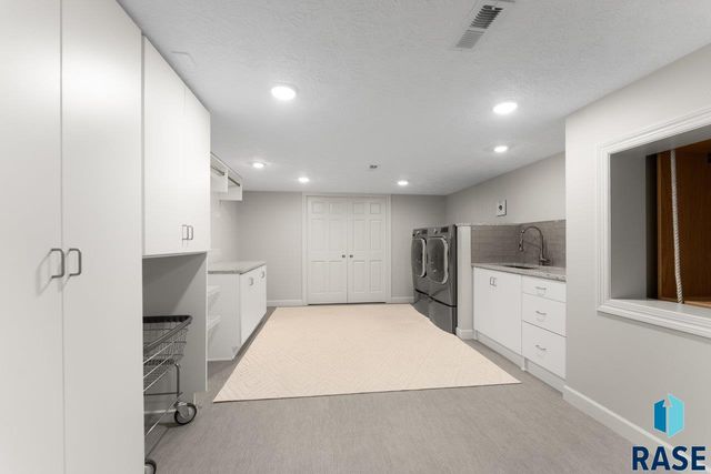 3557 S Spencer Blvd Boulevard, Sioux Falls, SD 57103